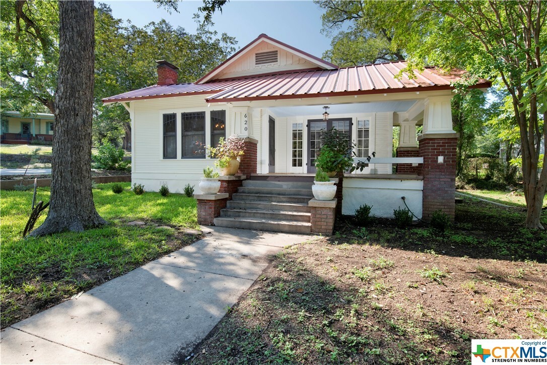 Property Photo:  620 Rogers Street  TX 78666 