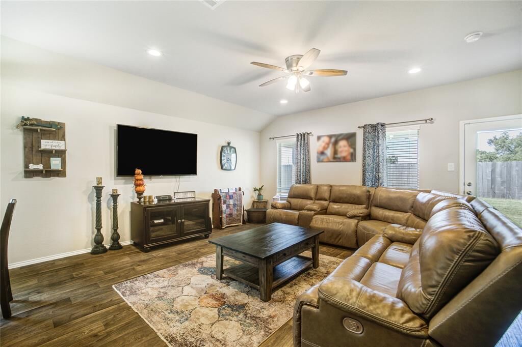 Property Photo: 3927 Hawaiian Court TX 77521