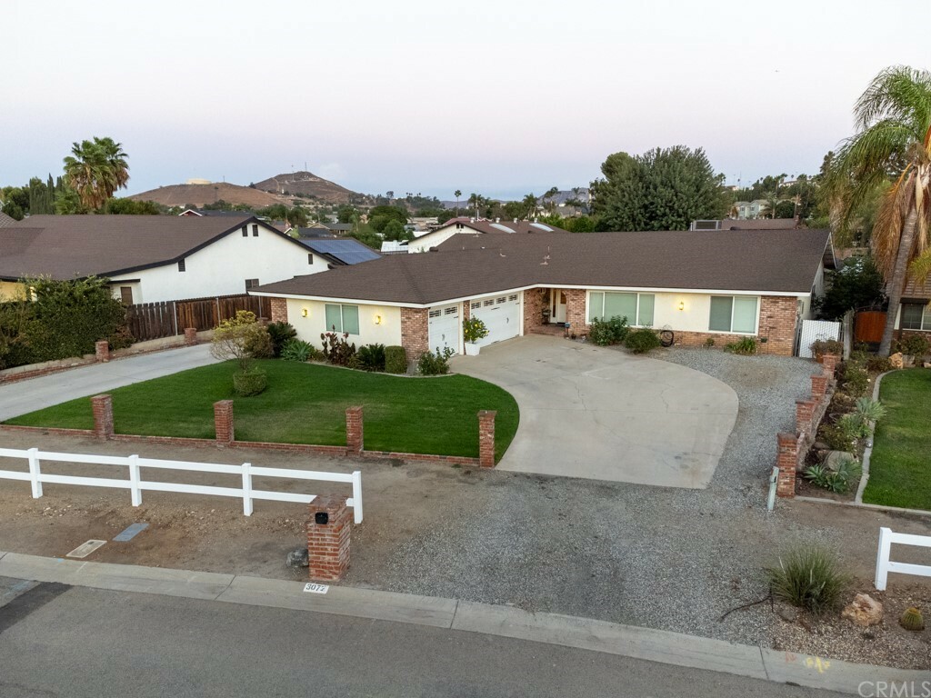 Property Photo:  3072 Sunset Court  CA 92860 