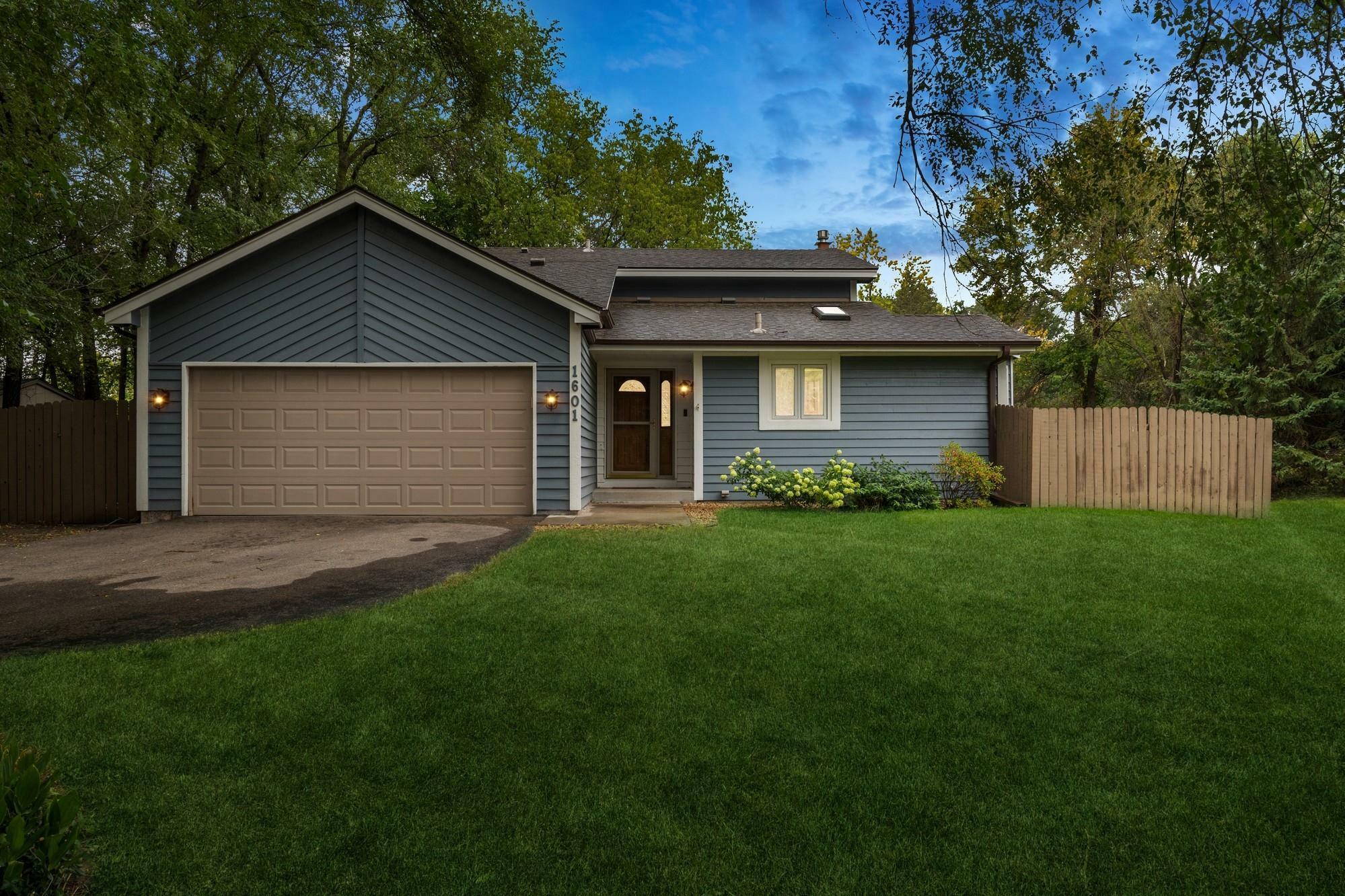 Property Photo:  1601 Joseph Street  MN 55306 