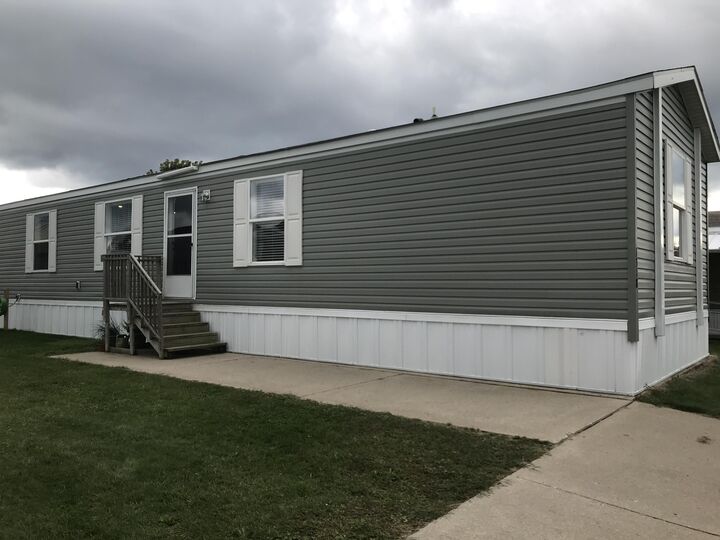 1318 Wildfield Lane  Fremont MI 49412 photo