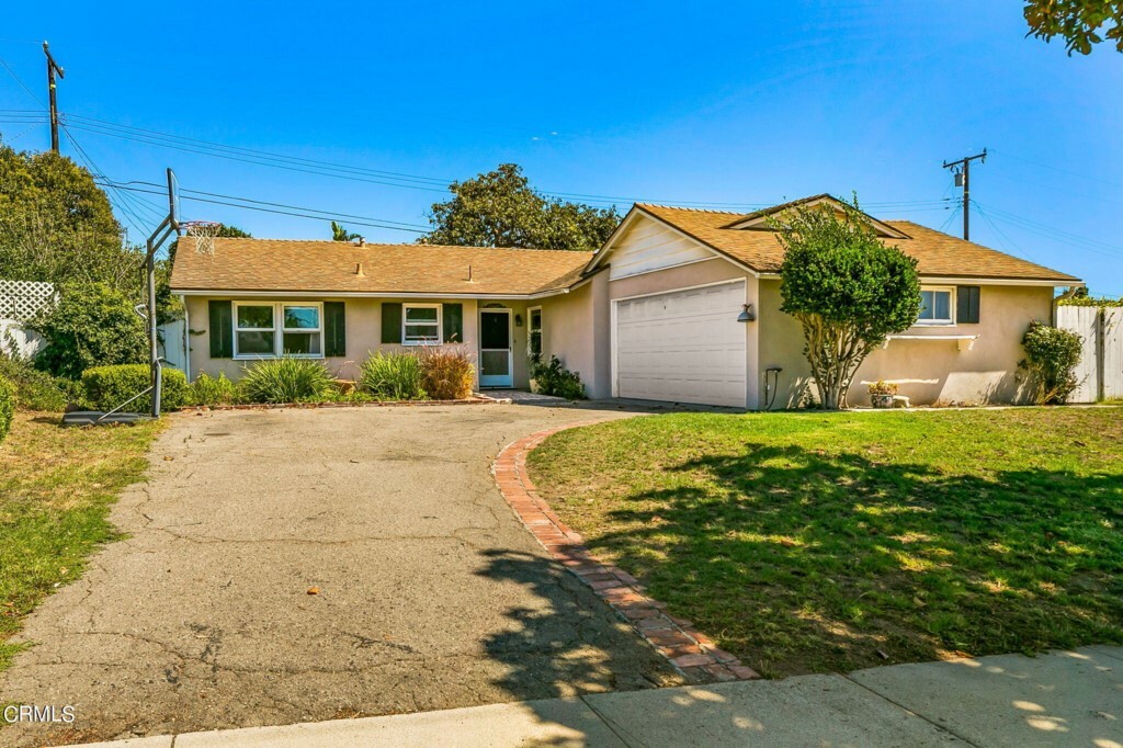 Property Photo:  290 Dayloma Avenue  CA 93003 