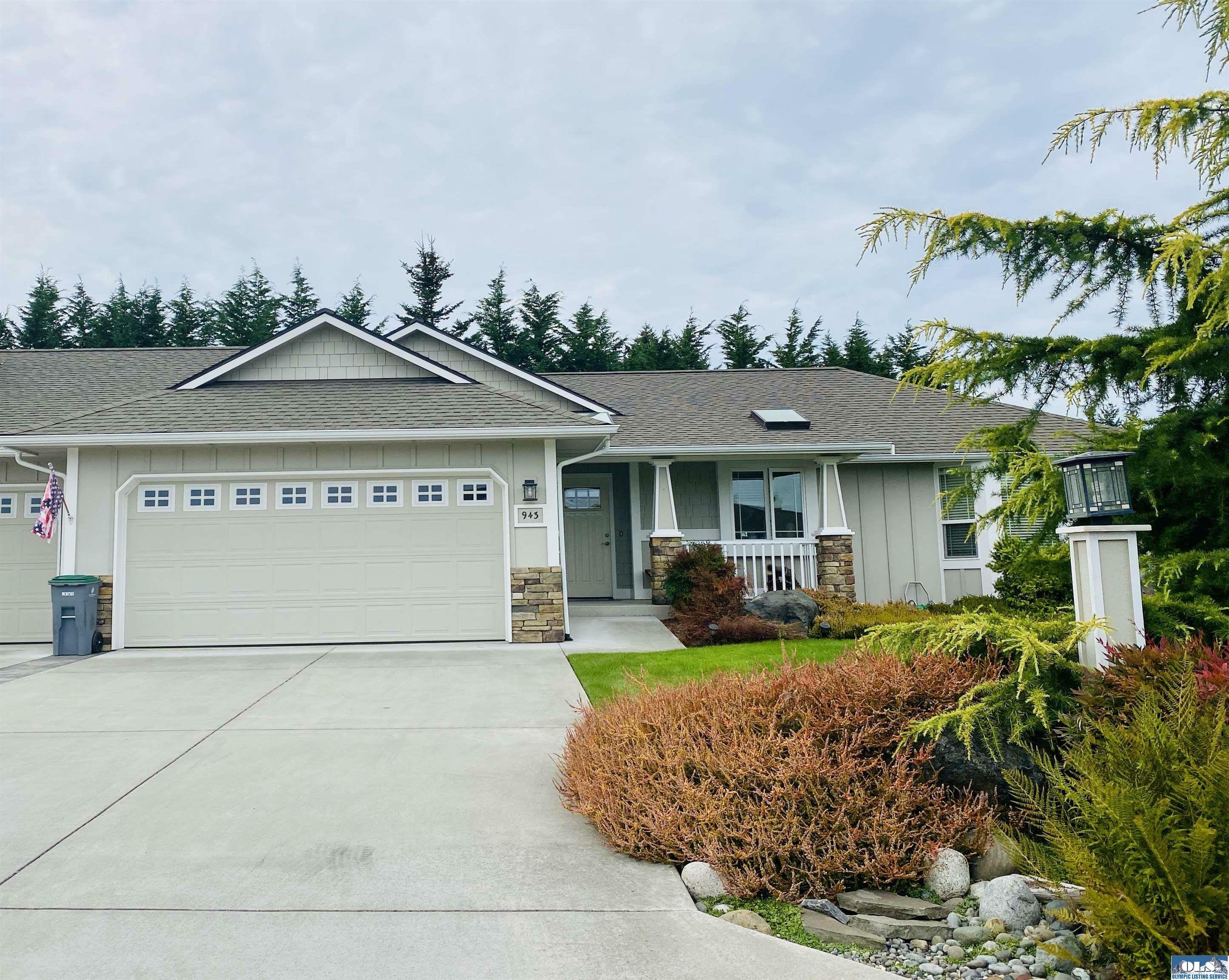 Property Photo:  943 Camden Court  WA 98382 