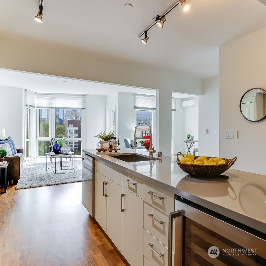 Property Photo: 699 John Street 714 WA 98109