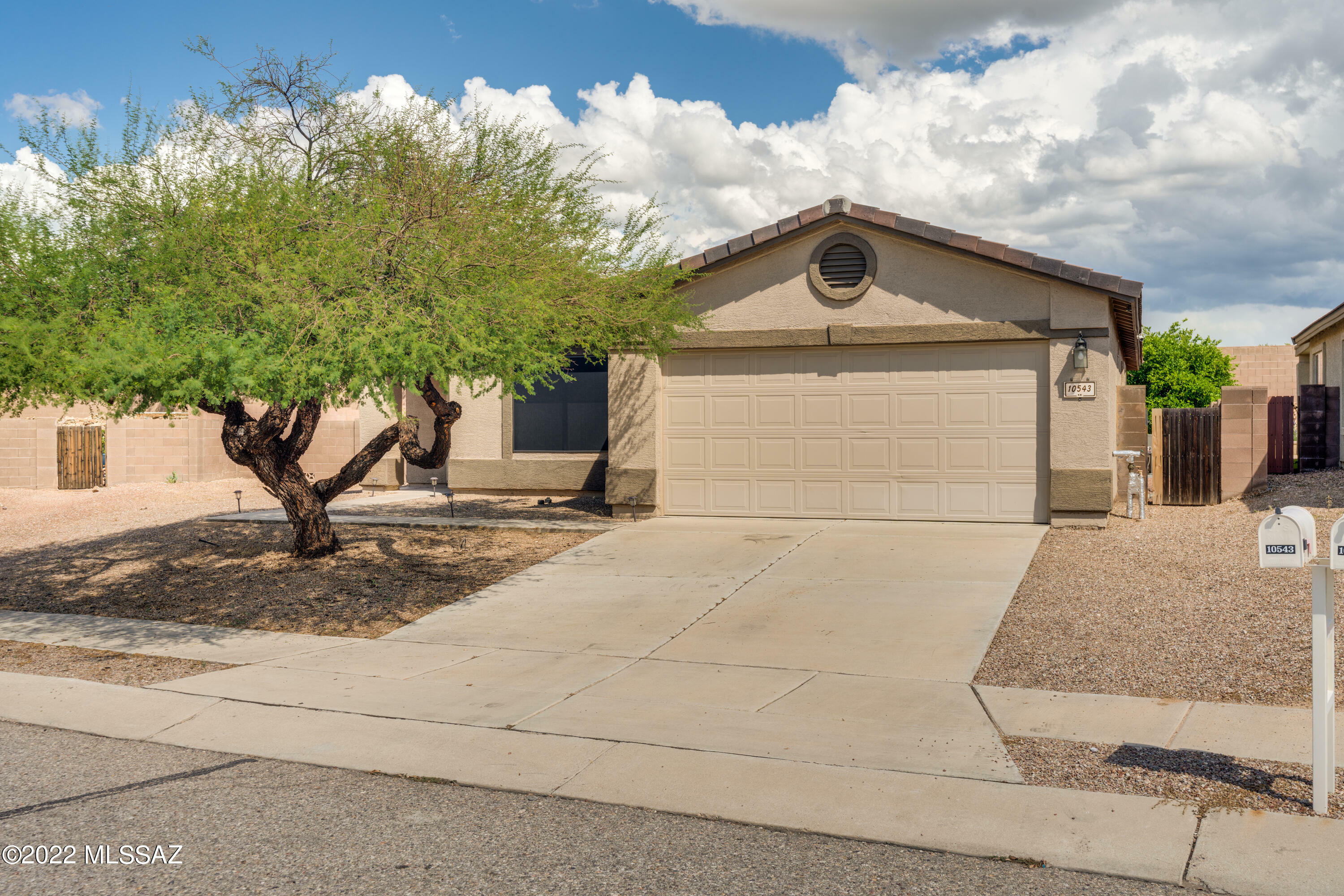 Property Photo:  10543 S Silverbluff Drive  AZ 85641 