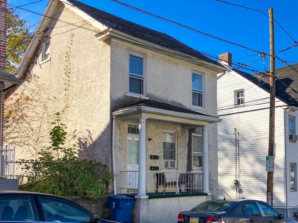 Property Photo:  49 West Garrison Street  PA 18018 