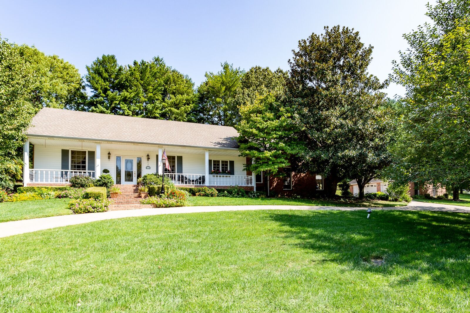 Property Photo: 103 Twin Cedars Drive TN 37043