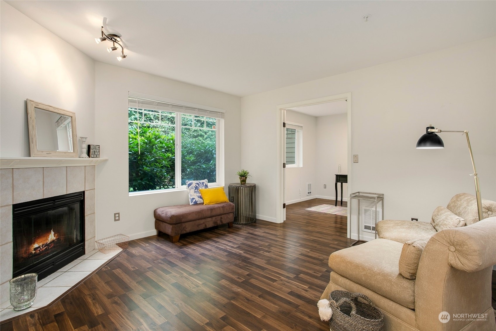 Property Photo: 18501 SE Newport Way K143 WA 98027