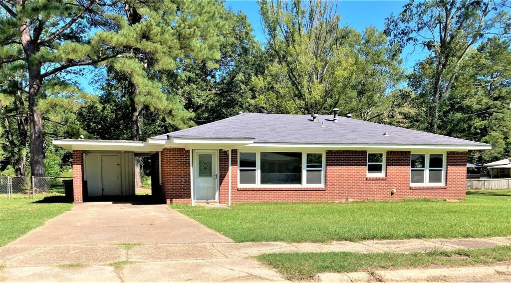 Property Photo: 603 7th Street SE LA 71075