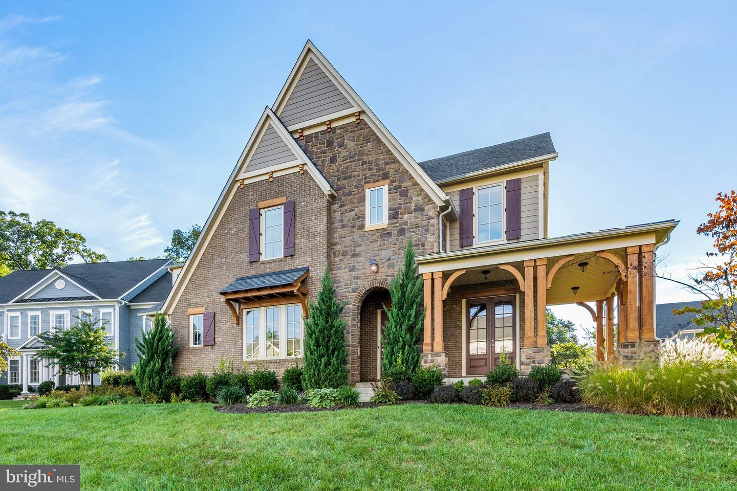 Property Photo:  24783 Wakerobin Court  VA 20105 