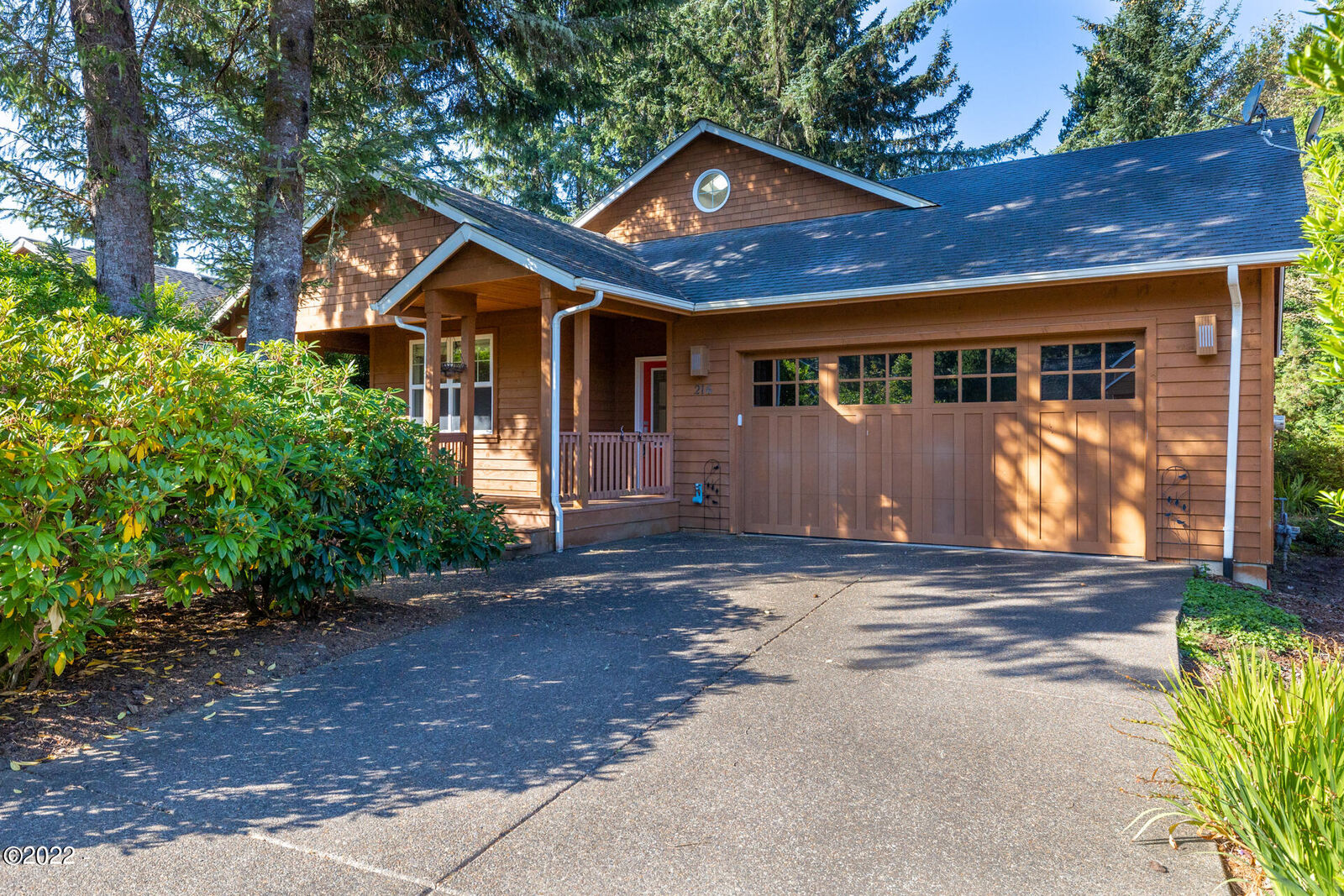 Property Photo: 216 SW Nesting Glade OR 97341