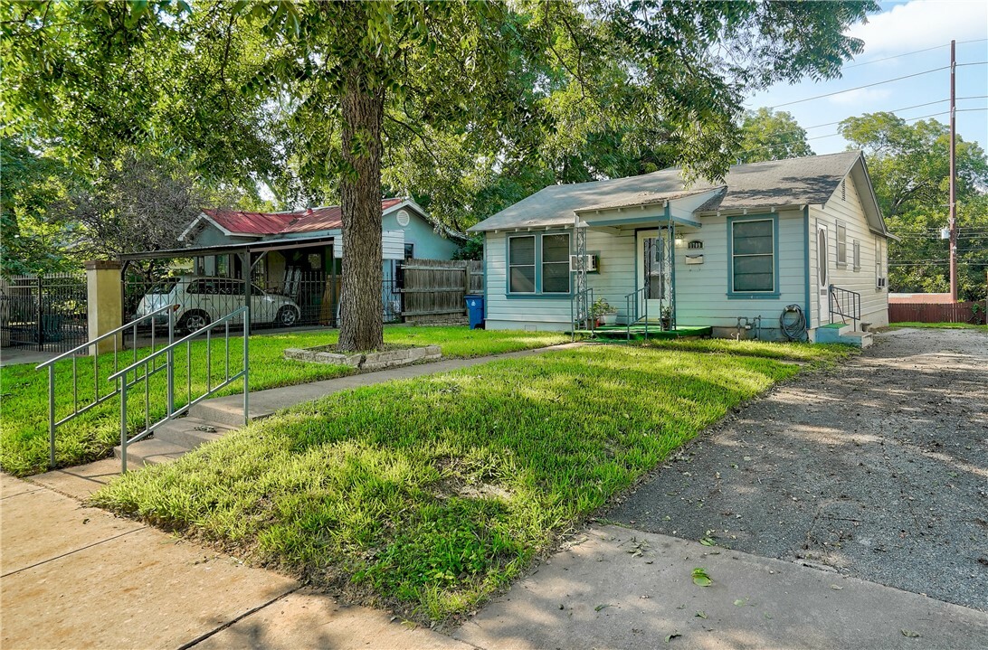 Property Photo:  1709 Garden Street  TX 78702 