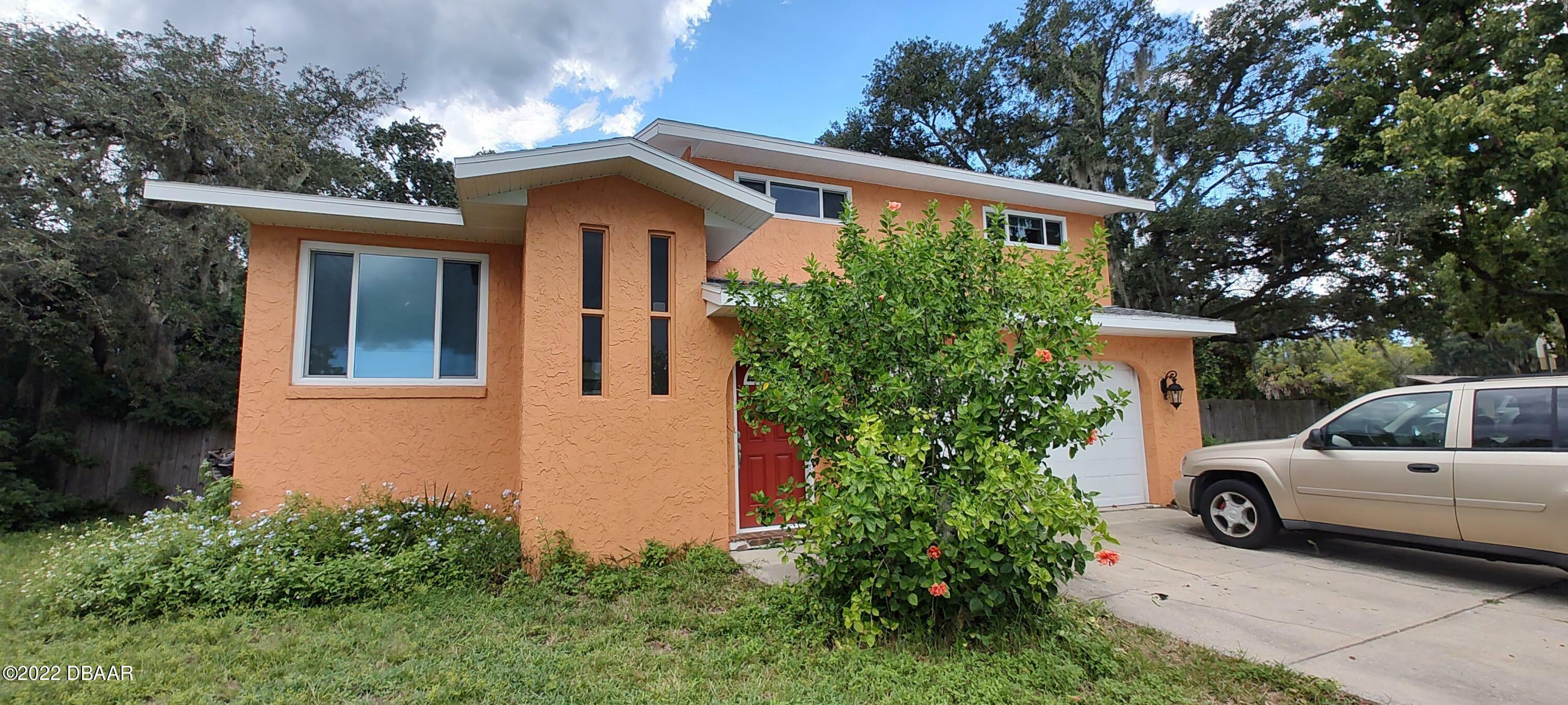 Property Photo:  101 Devon Street  FL 32127 