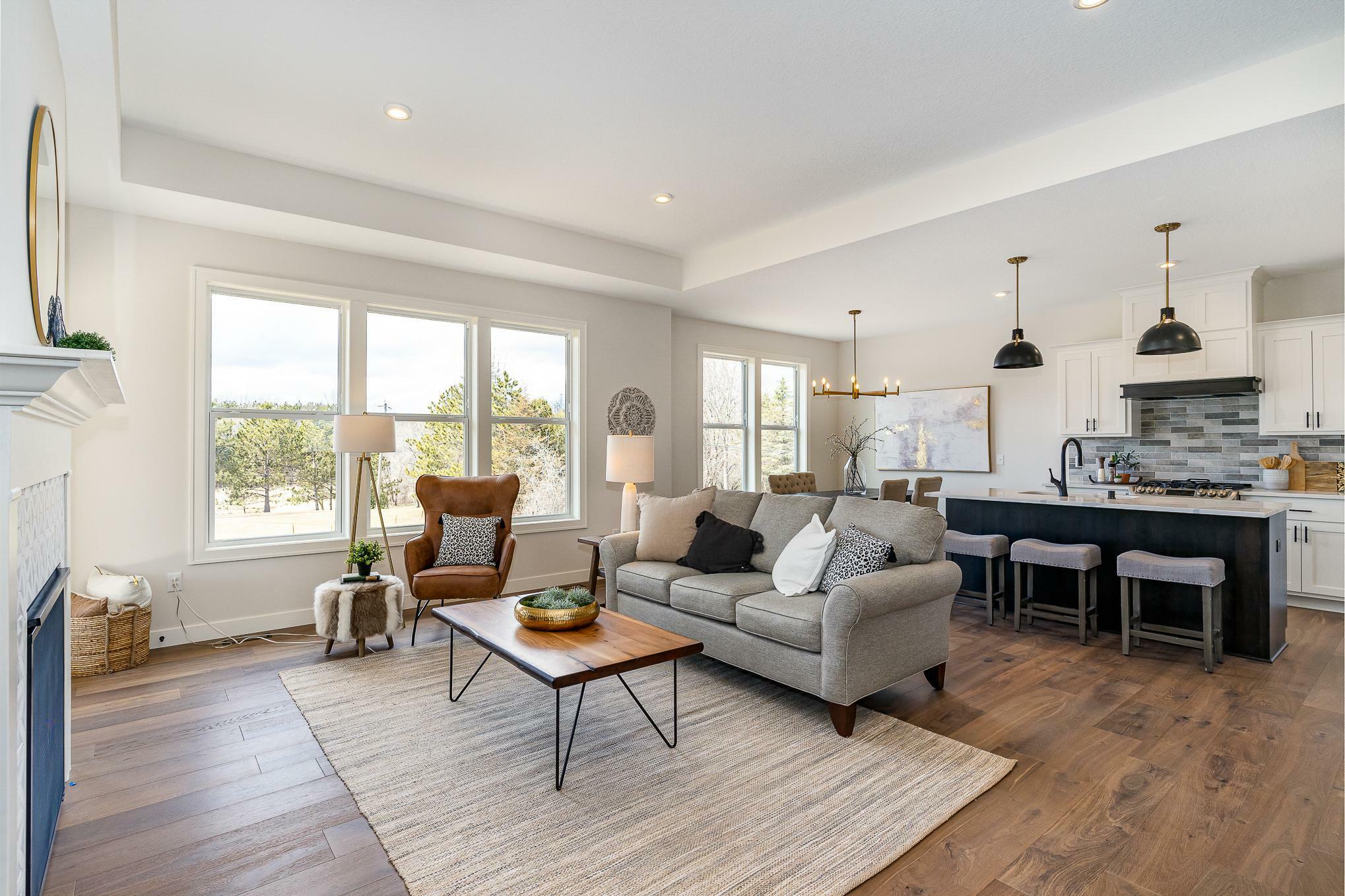 Property Photo: 998 Creekside Crossing MN 55082