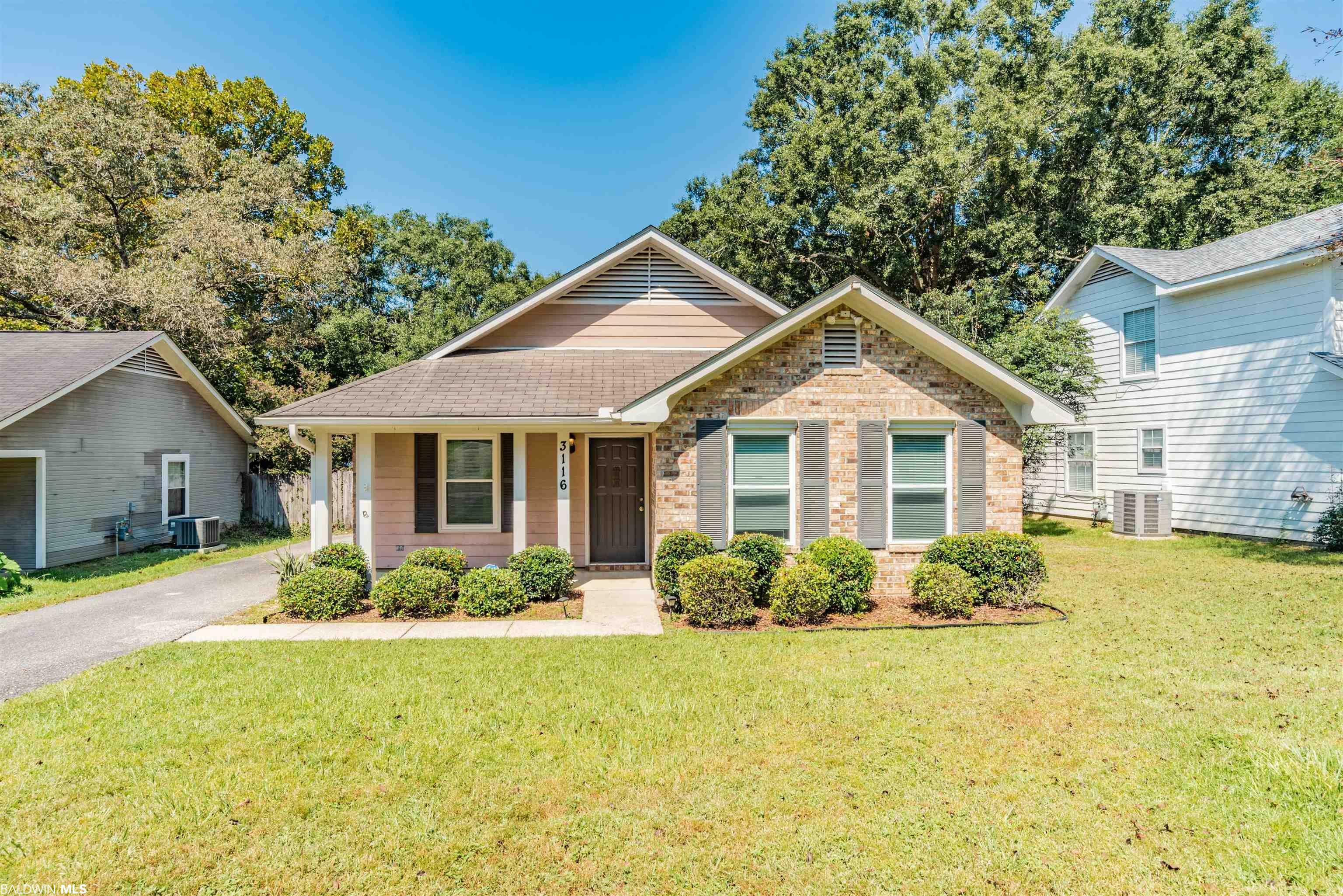 Property Photo:  3116 W Wellborne Drive  AL 36695 