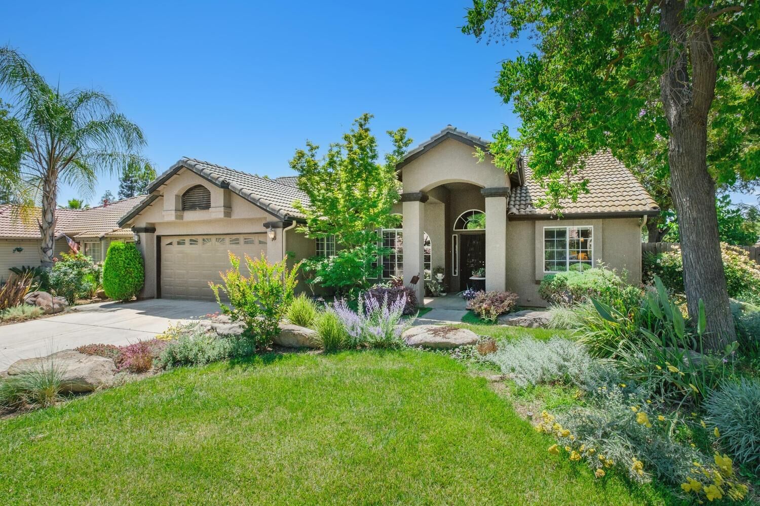 Property Photo: 3483 W Sample Avenue CA 93711