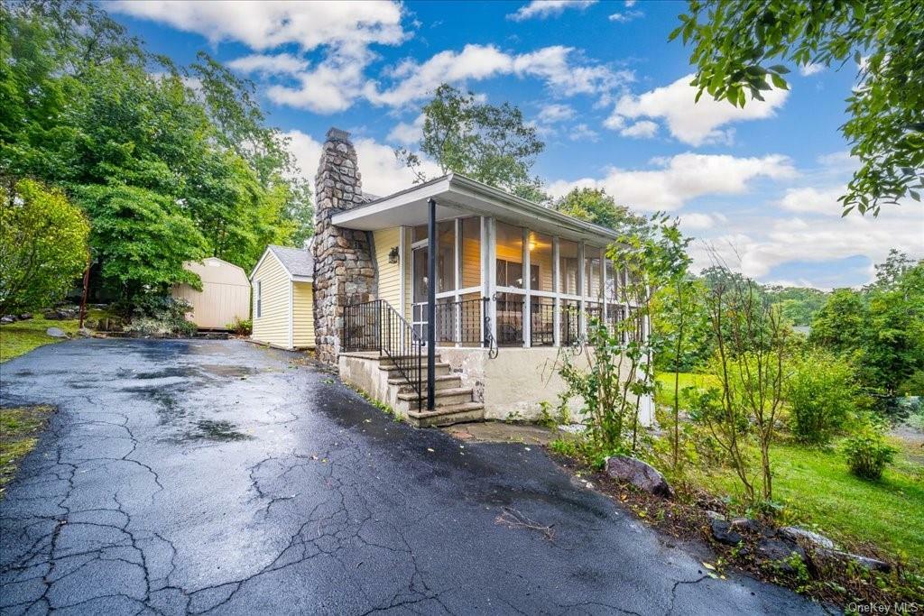 Property Photo:  6 Morgans Way  NY 10925 