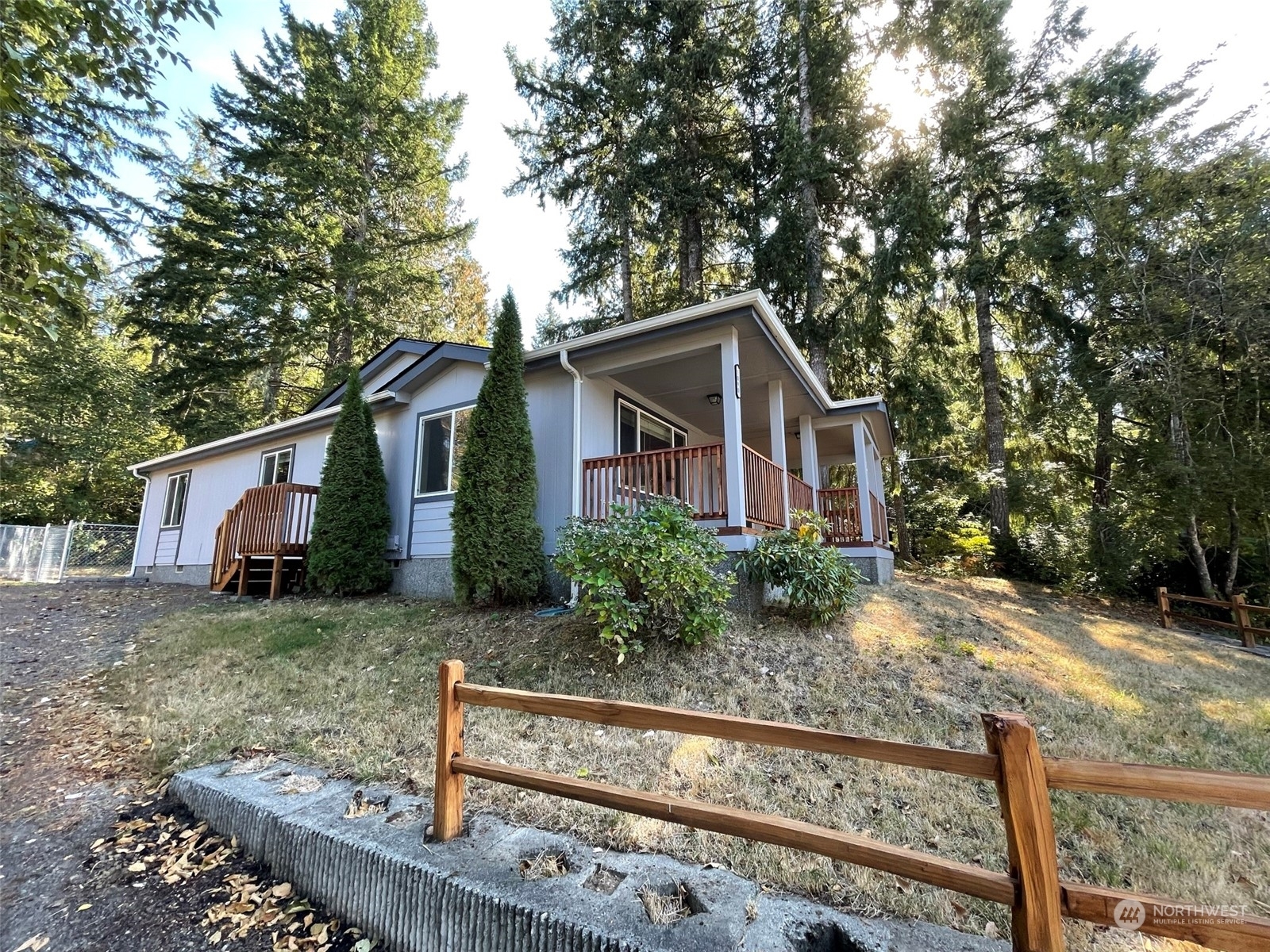 Property Photo:  1090 E Trails End Drive  WA 98528 