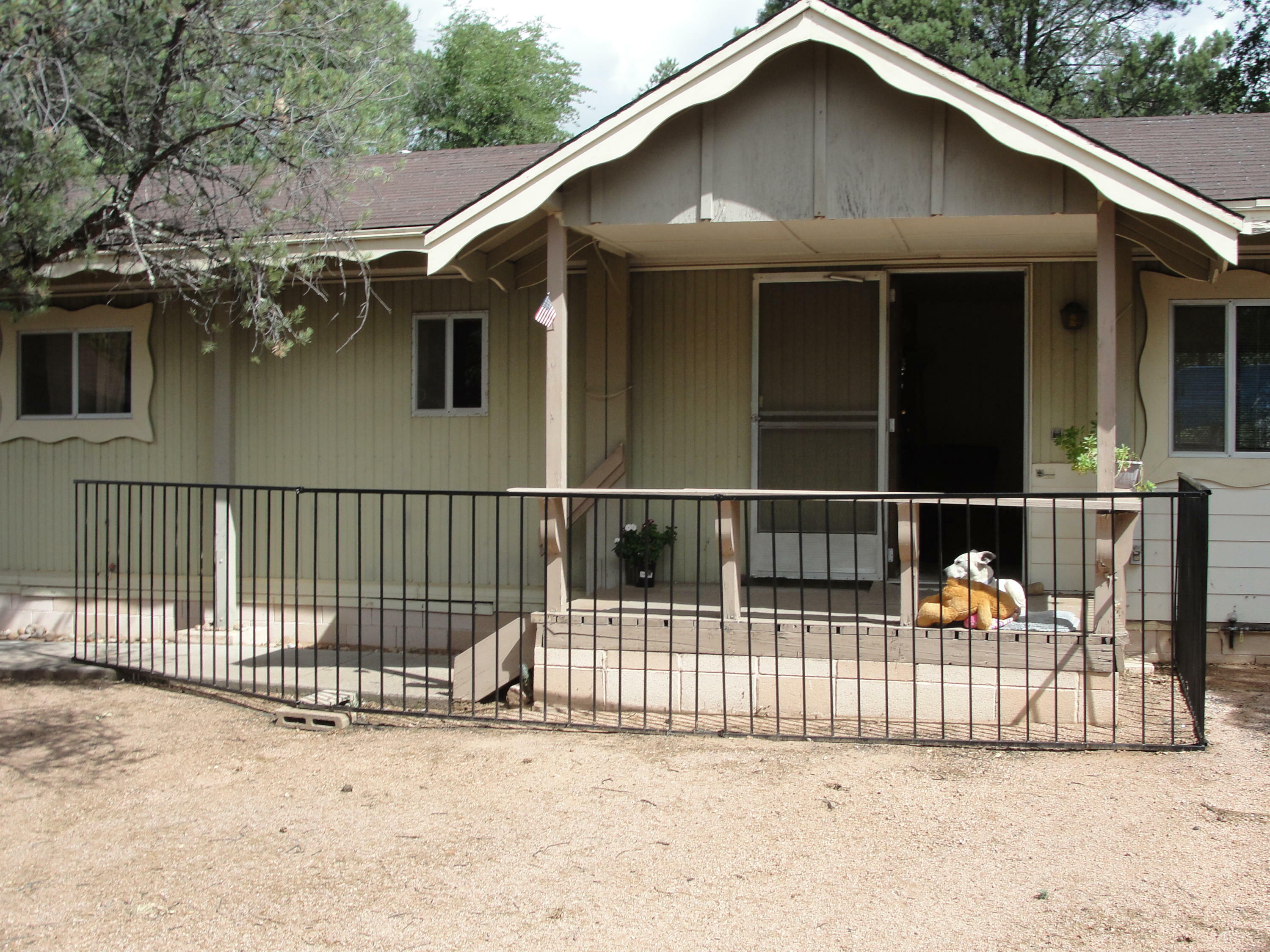 Property Photo:  504 E Forest  AZ 85541 