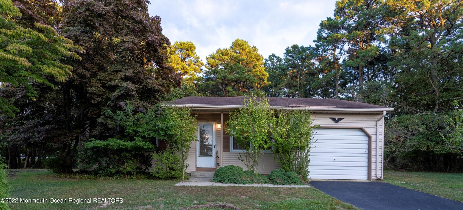 Property Photo:  7 Rose Lane  NJ 08759 