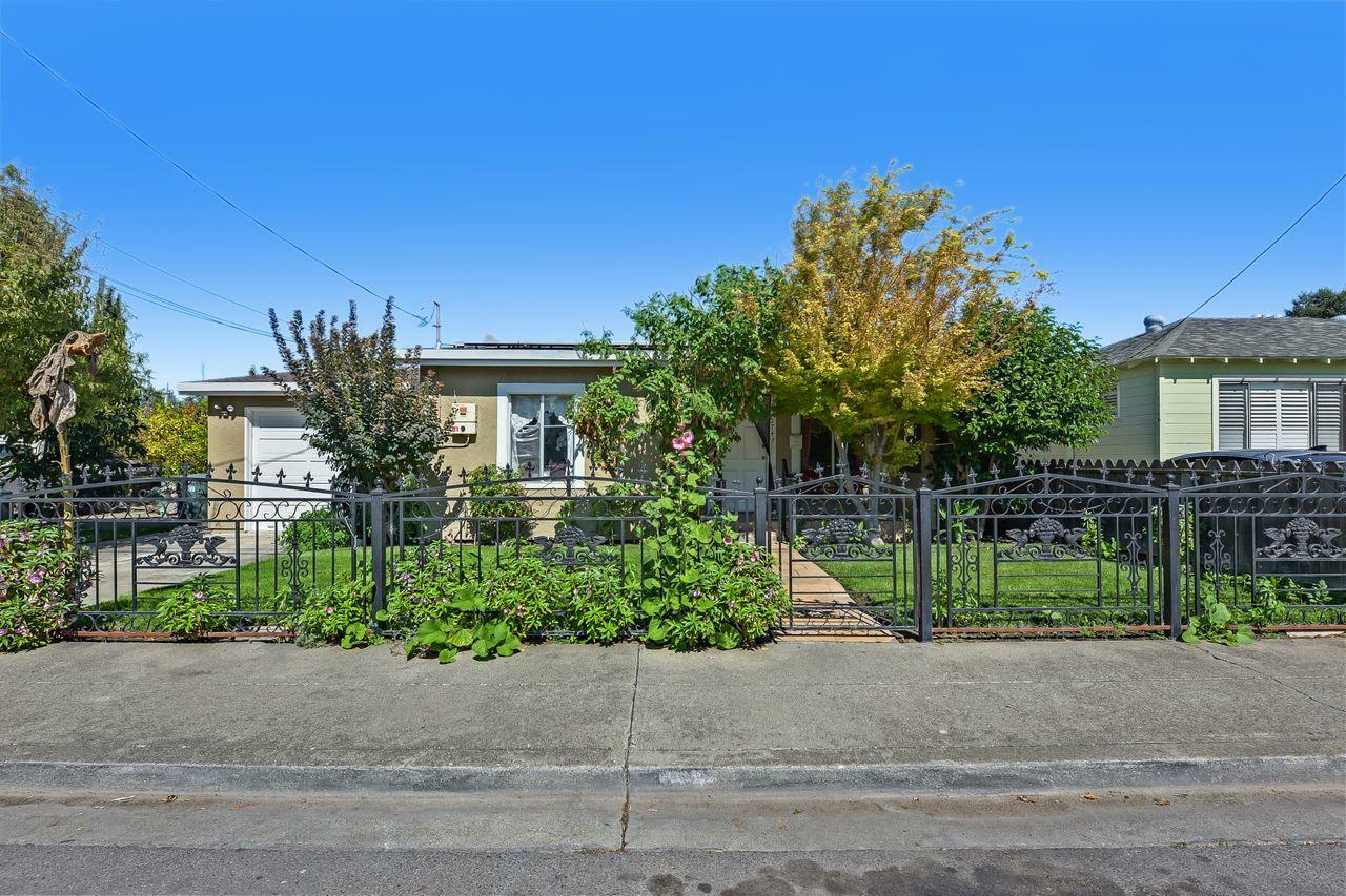 Property Photo: 2747 Devonshire Avenue CA 94063