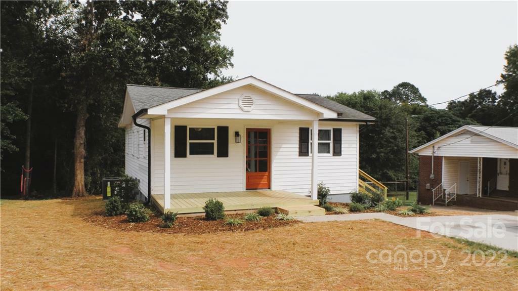 Property Photo:  507 East Avenue  NC 28012 