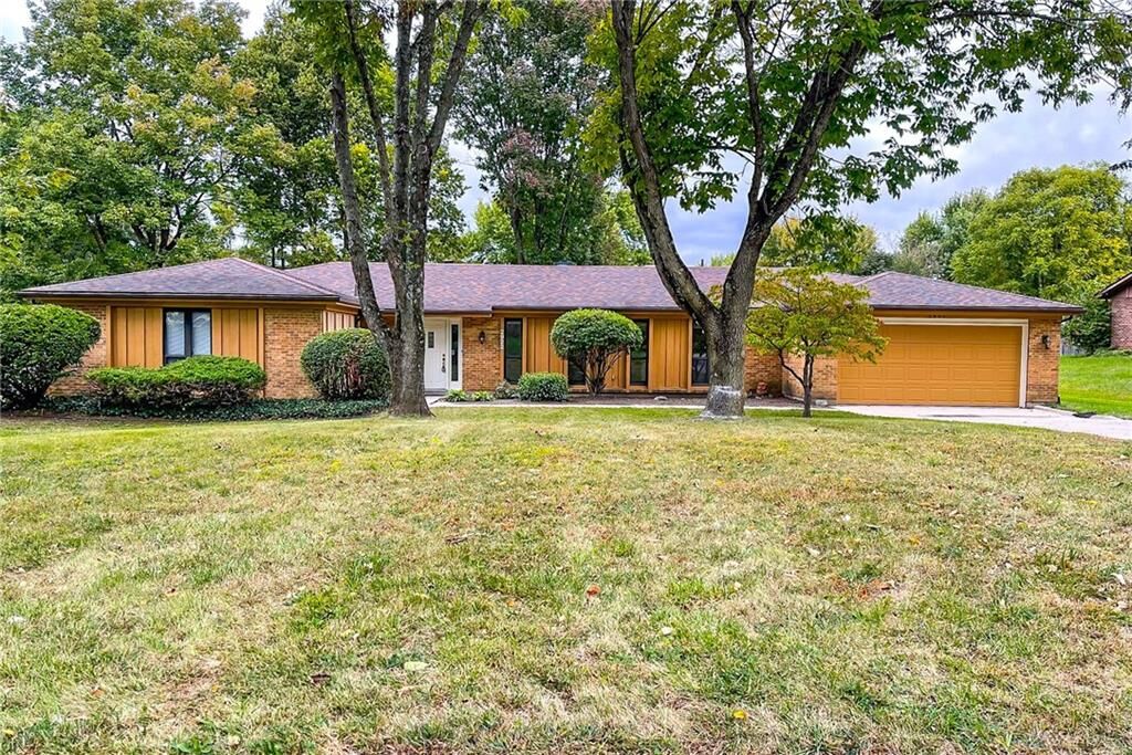 Property Photo: 2922 Southfield Drive OH 45434