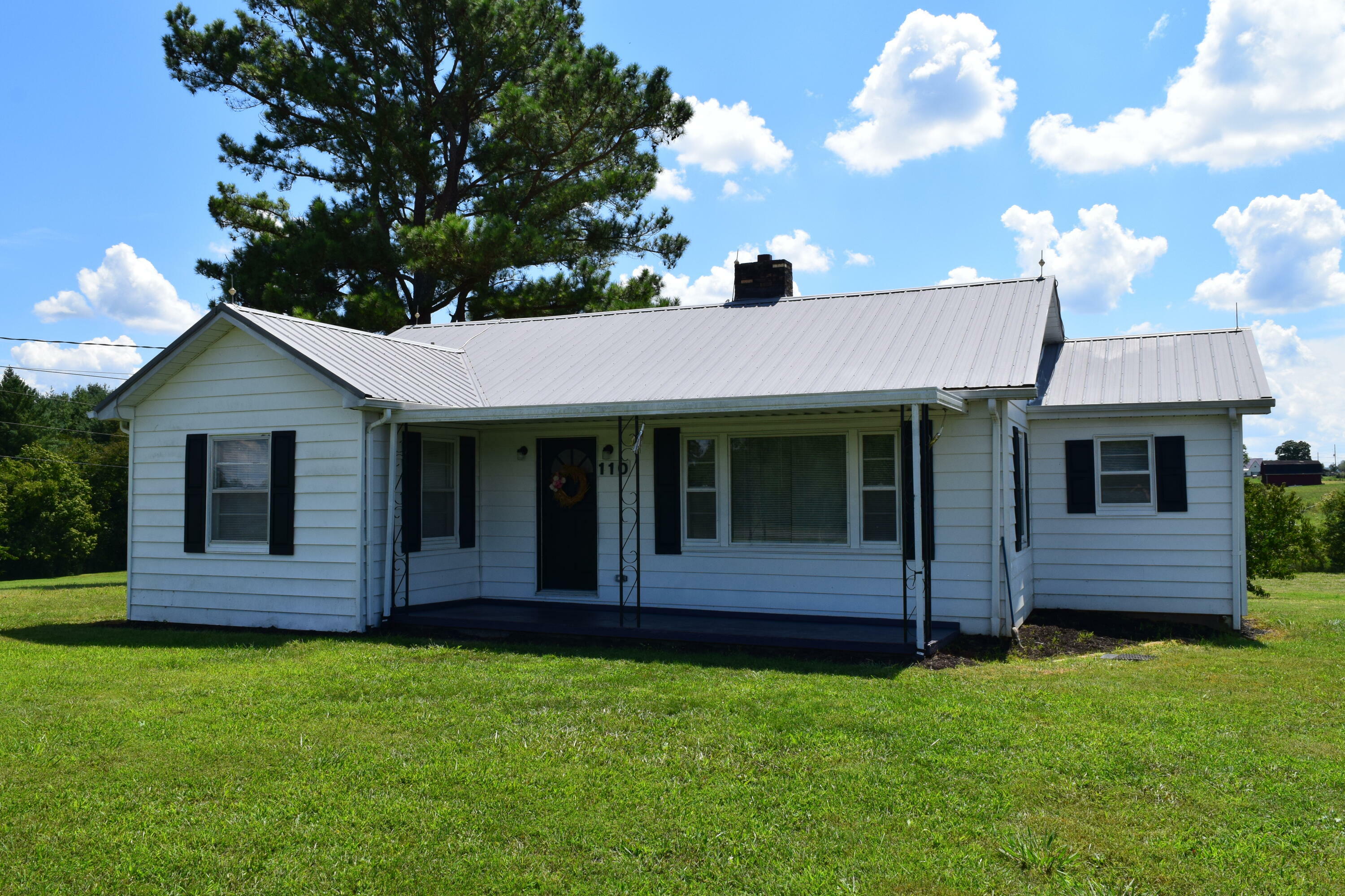 Property Photo:  110 East Wells Hill Lane  TN 37711 