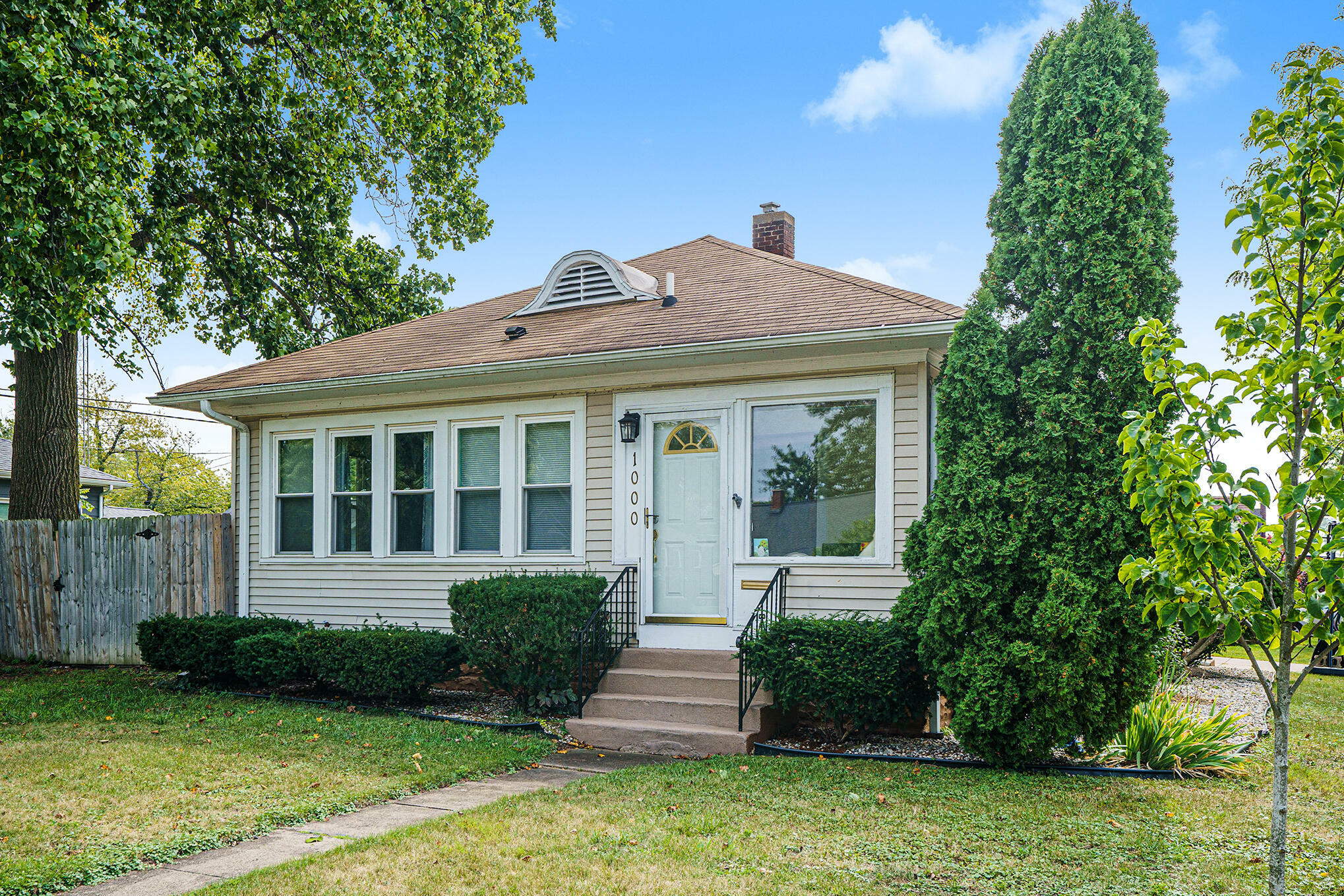 Property Photo:  1000 Napier Avenue  MI 49085 