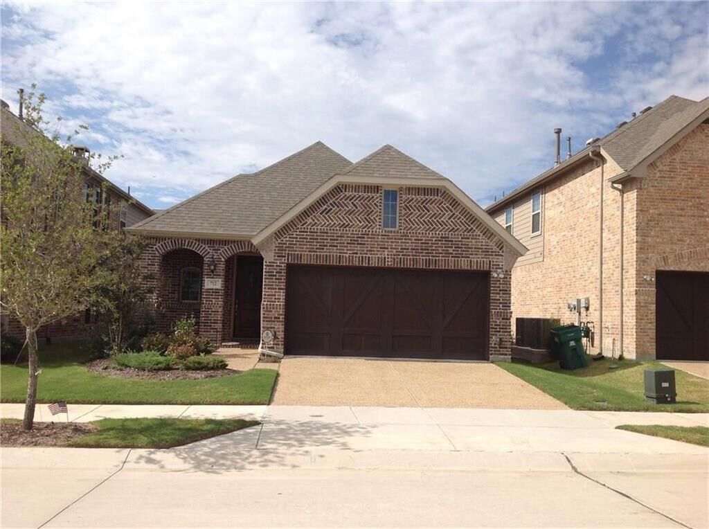 Property Photo: 712 Wiltshire Boulevard TX 75056