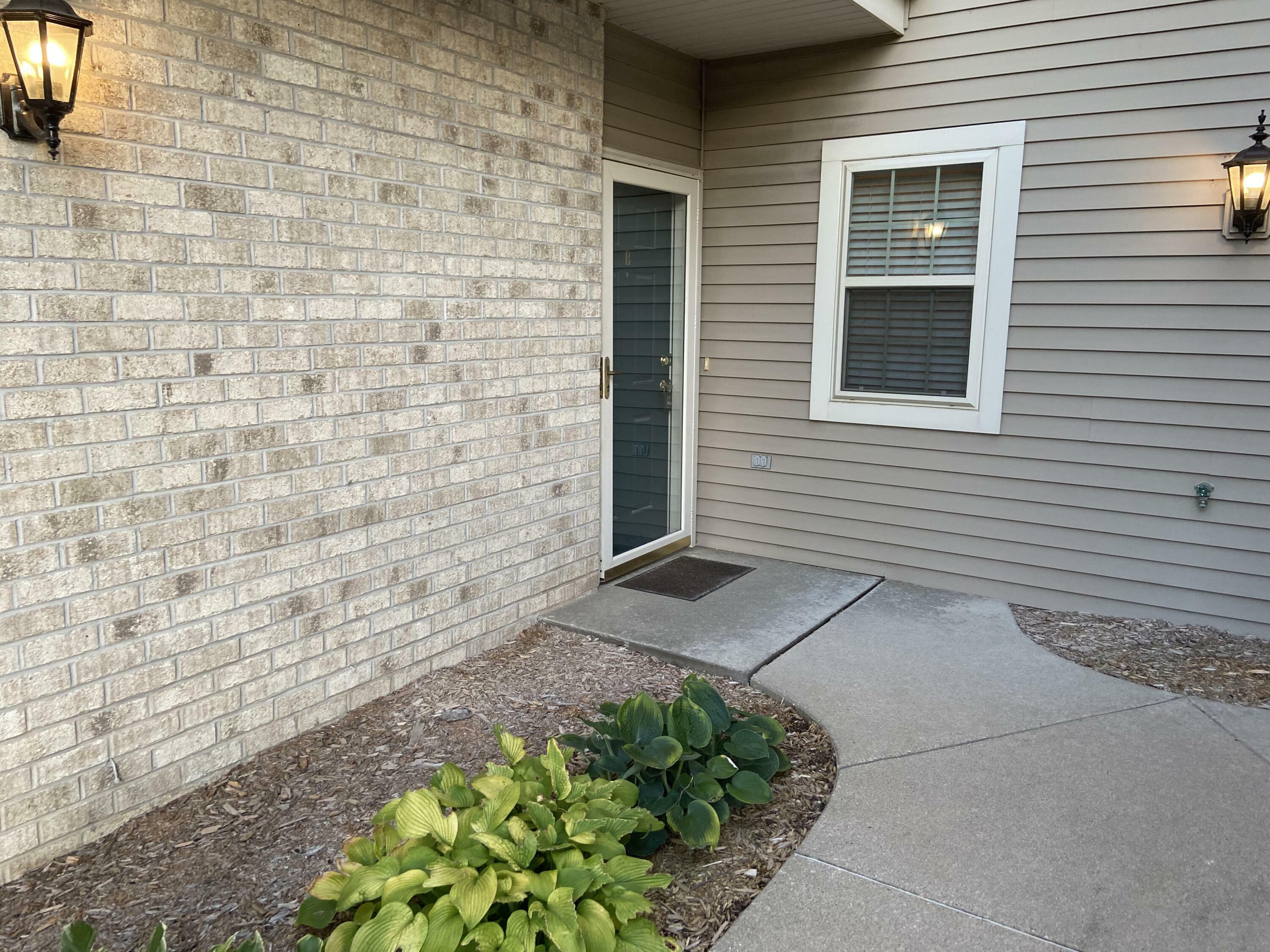 Property Photo:  18545 Emerald Cir B  WI 53045 