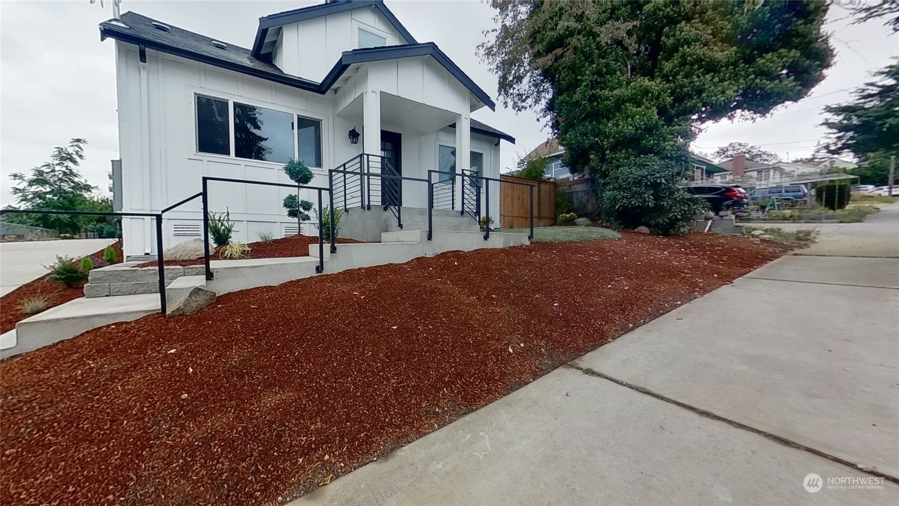 Property Photo: 2517 S Orcas Street WA 98108