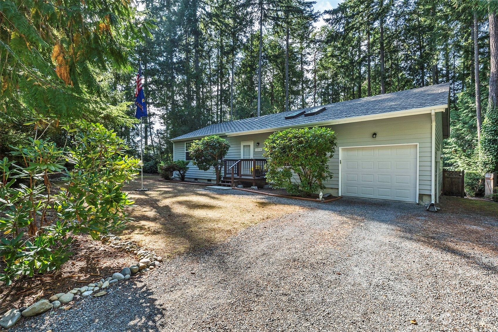 Property Photo:  12614 Silver Drive  WA 98303 