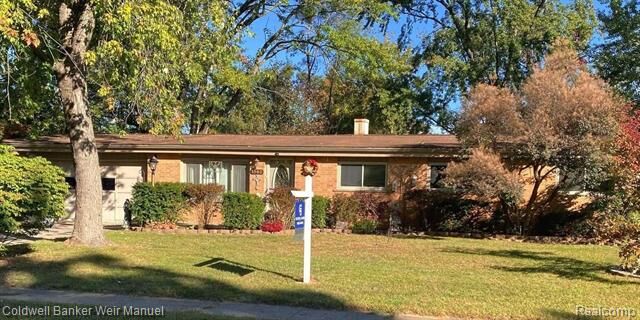 Property Photo: 1565 Highmeadow Drive MI 48390