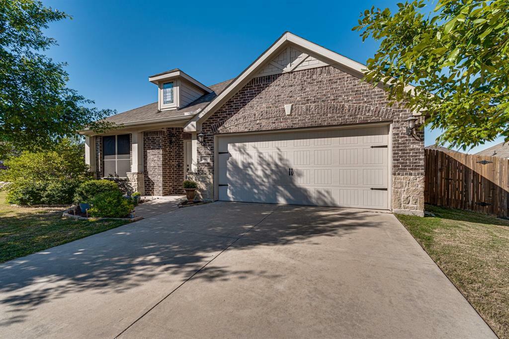 Photo de la propriété:  3601 Hyde Park Drive  TX 76065 