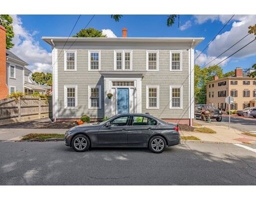 Property Photo:  26 Munroe Street 3  MA 01950 