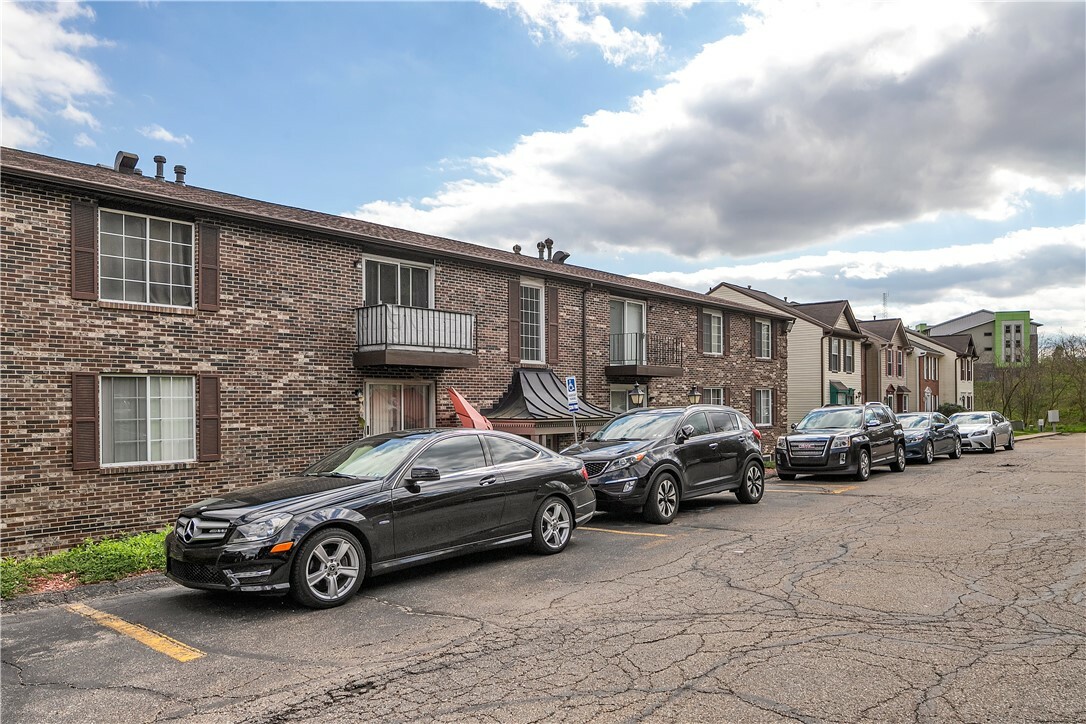 Property Photo:  241 Coxcomb Hill Rd 30  PA 15068 