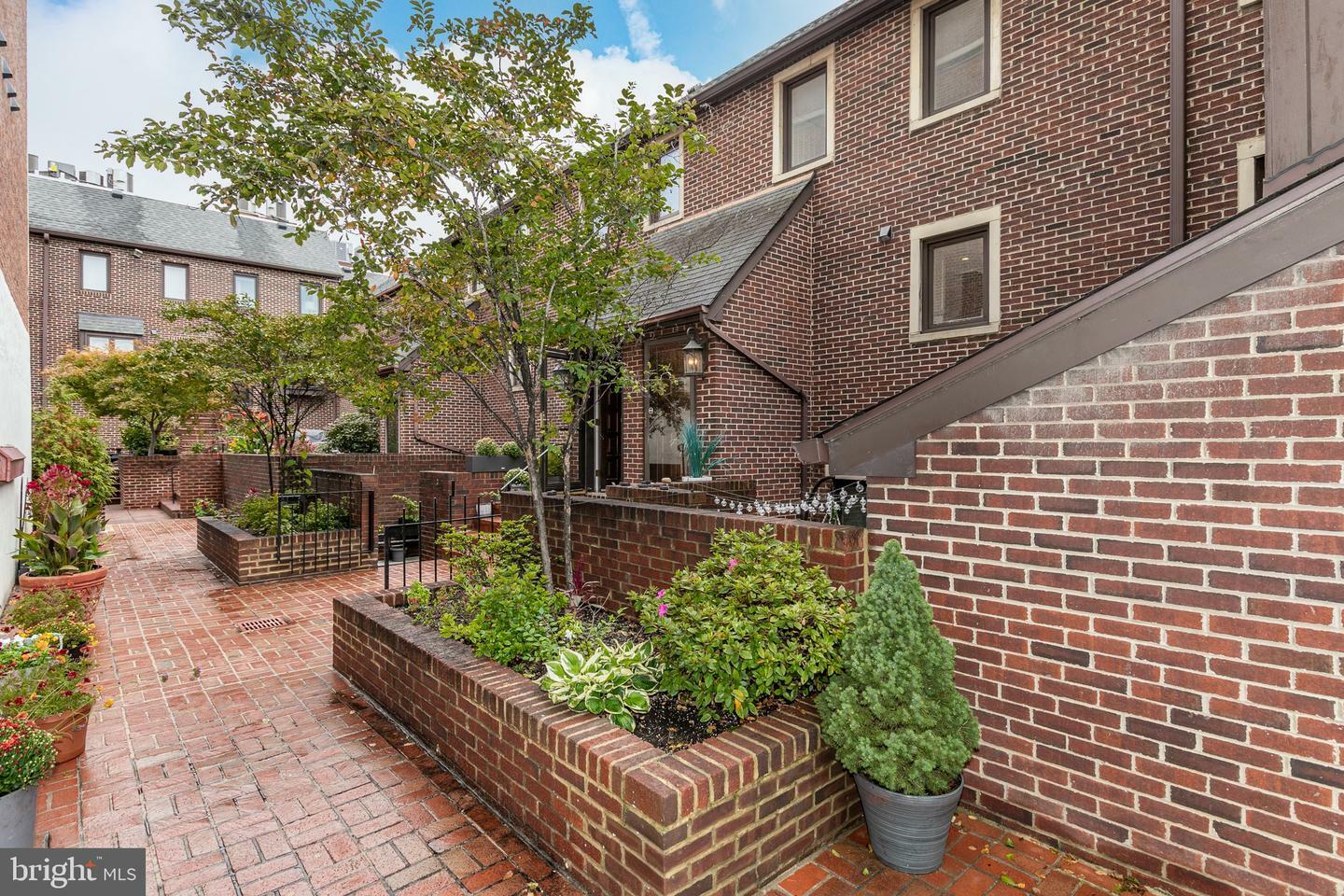 Property Photo: 1715 15th Street NW 33 DC 20009