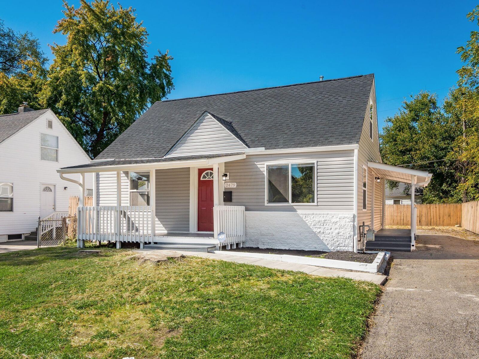 Property Photo:  2479 Renwood Place  OH 43211 