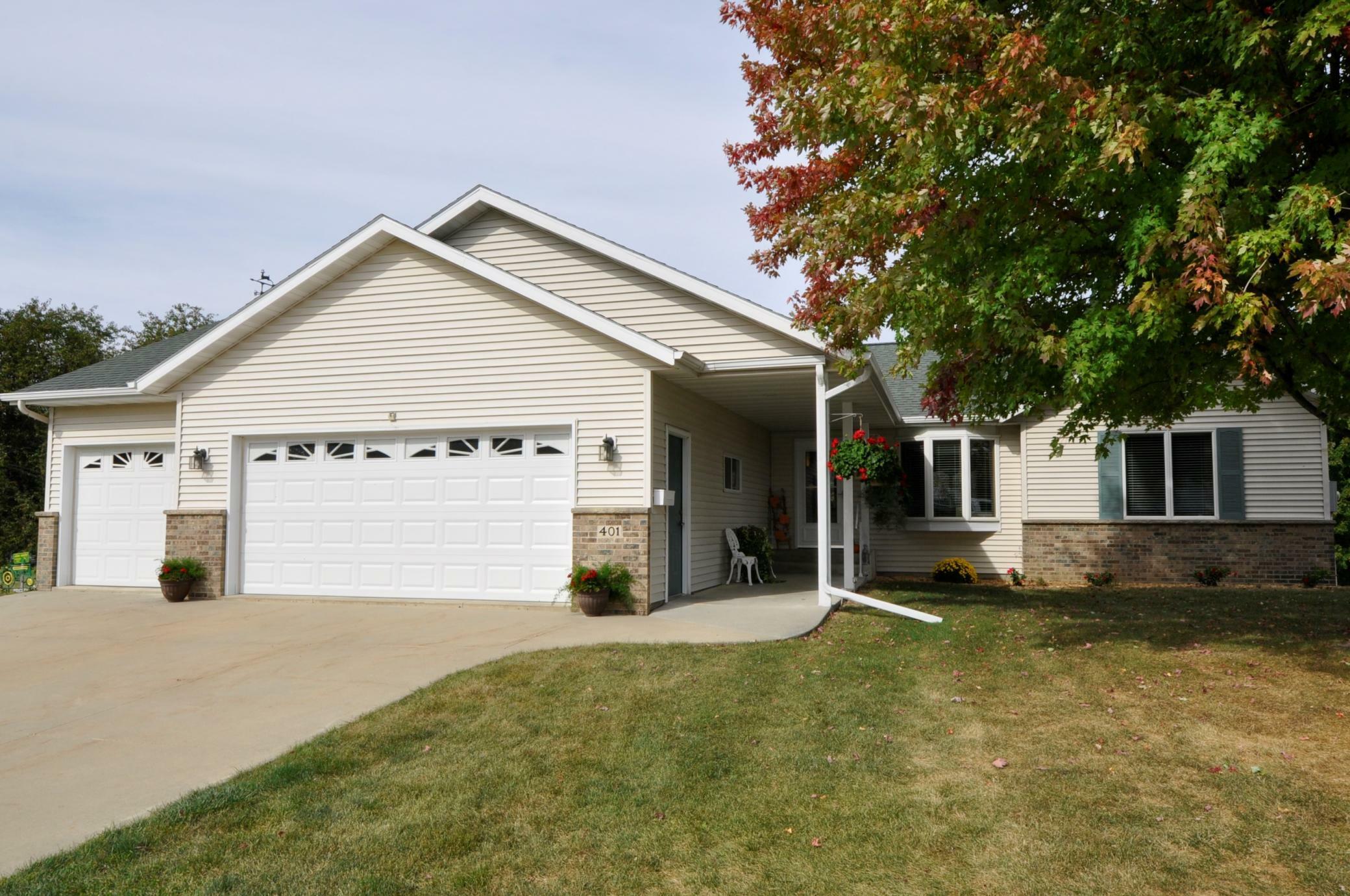 Property Photo: 401 6th Street NE MN 55920