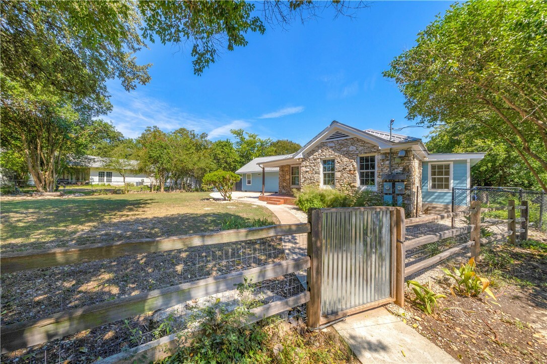 Property Photo:  1902 N Cuernavaca Drive B  TX 78733 