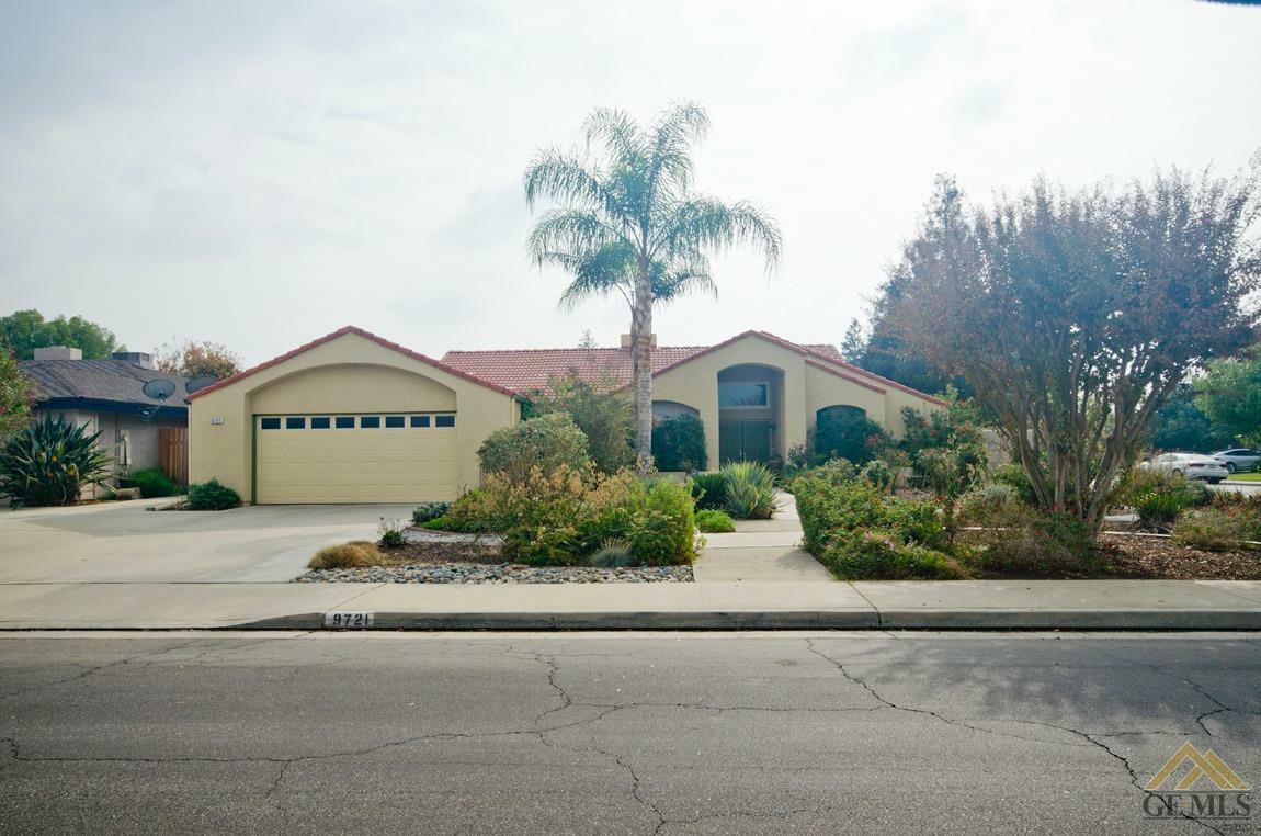 Property Photo:  9721 Seven Oak Court  CA 93311 