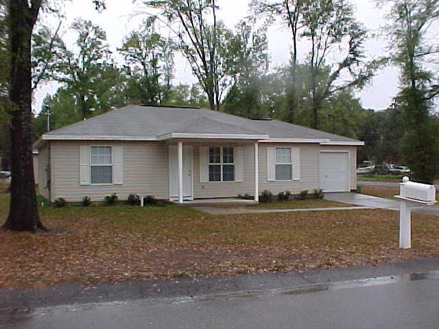 Property Photo:  722 Lee Avenue  FL 32539 