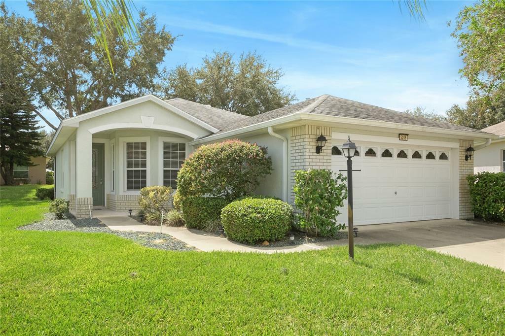 Property Photo:  5206 Fantasy Way  FL 34748 