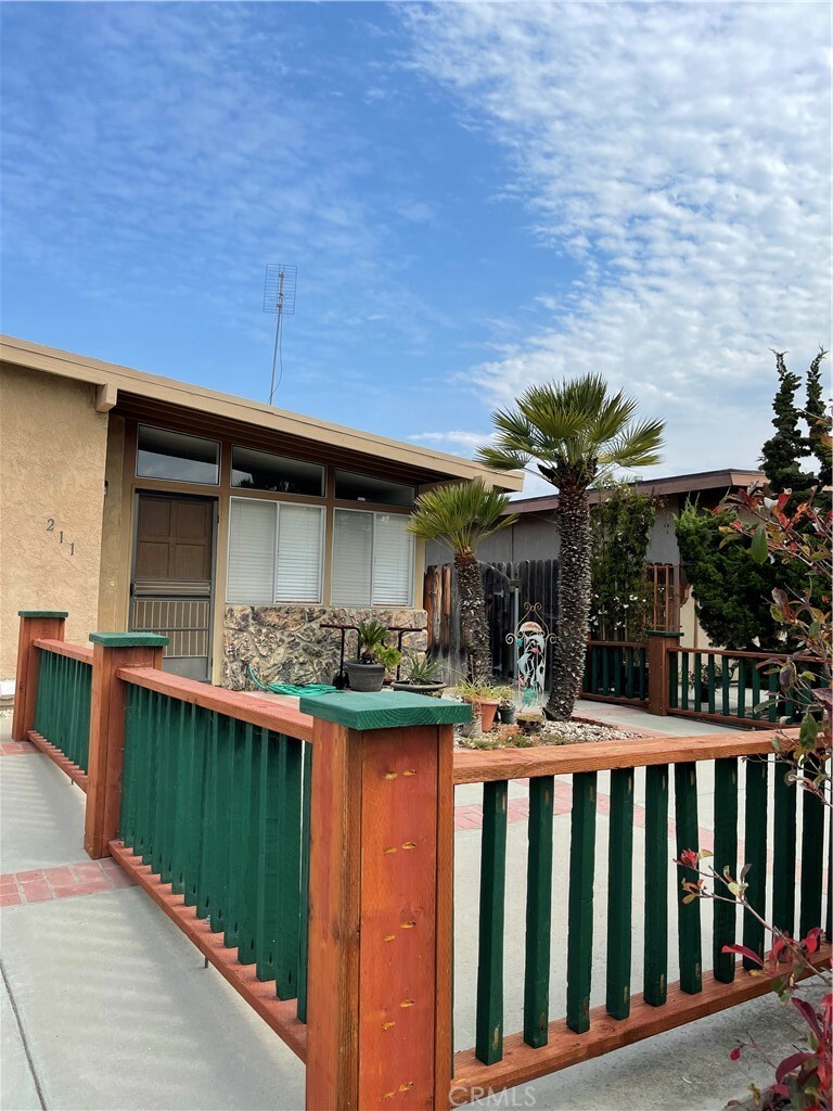 Property Photo:  211 Janet Avenue  CA 93433 