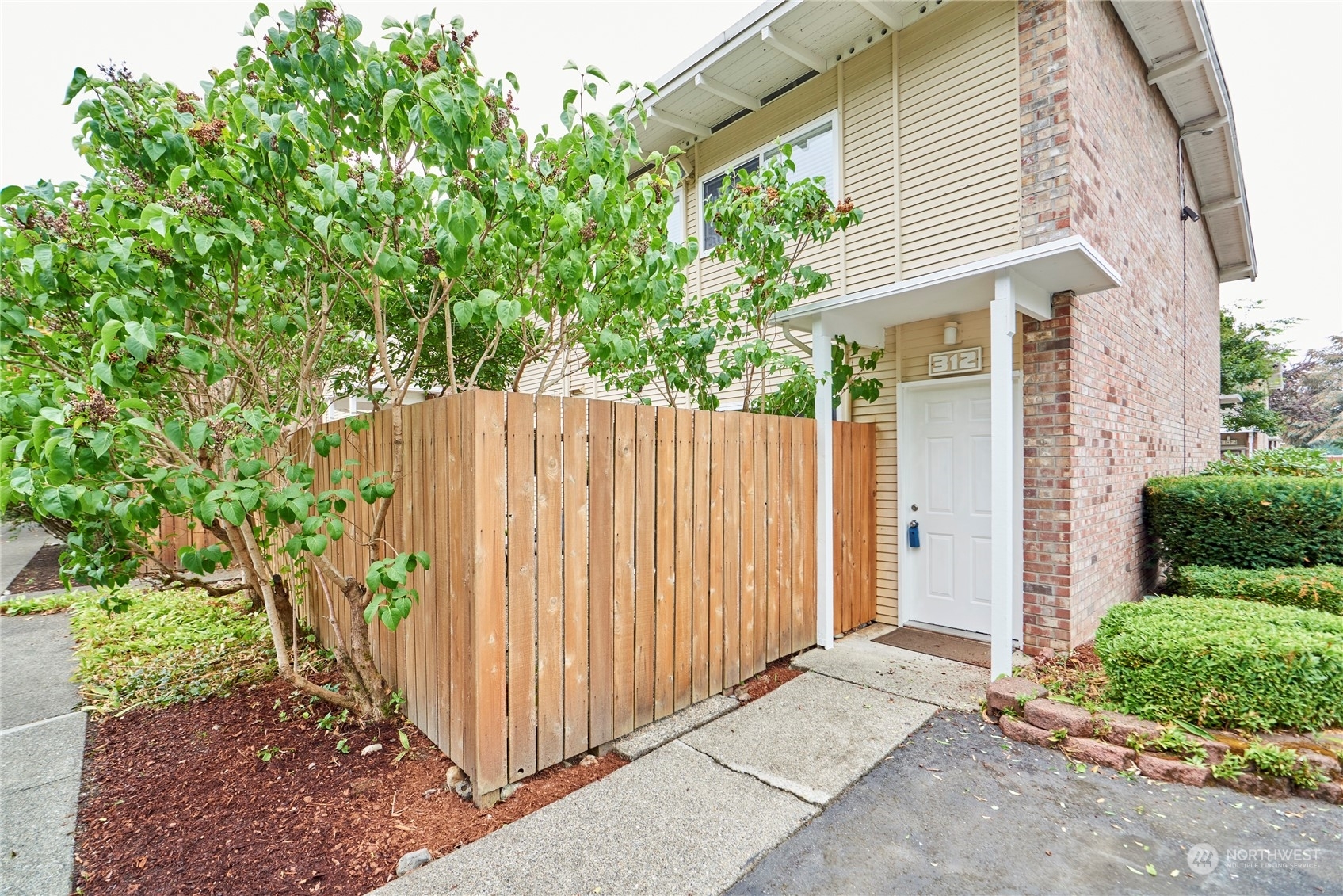 12255 SE 56th Street N 312  Bellevue WA 98006 photo
