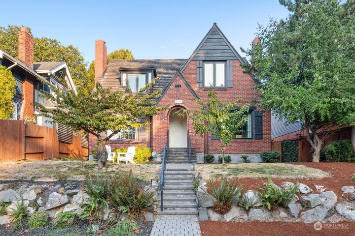 2338 44th Avenue SW B  Seattle WA 98116 photo