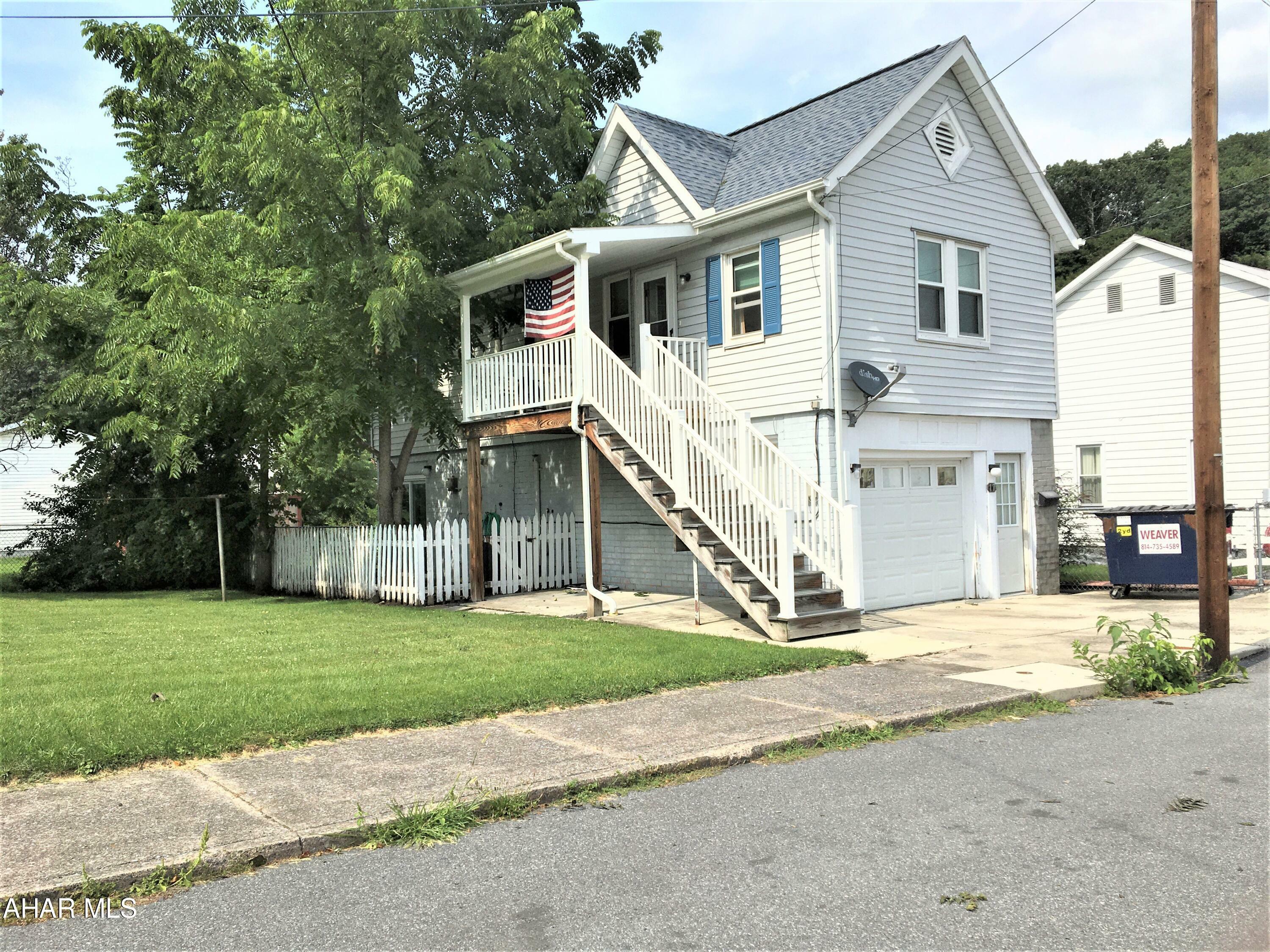 Property Photo:  17 E Third Street  PA 15537 