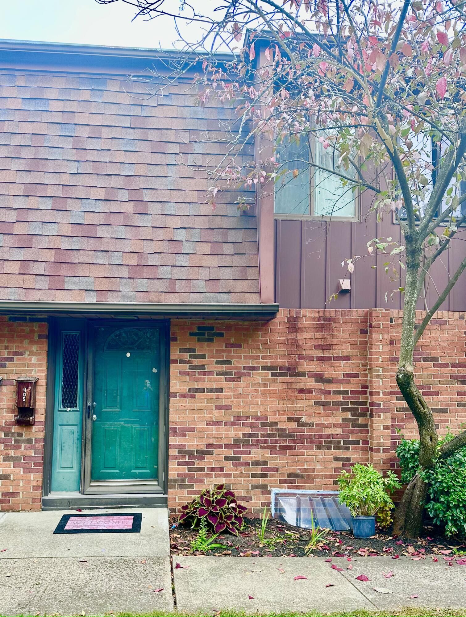 Property Photo:  405 Shell E Court  OH 43213 