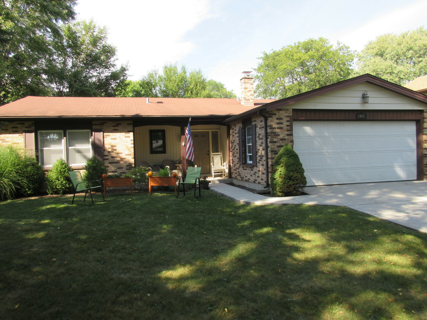 Property Photo:  1417 Briarwood Drive  IL 60540 